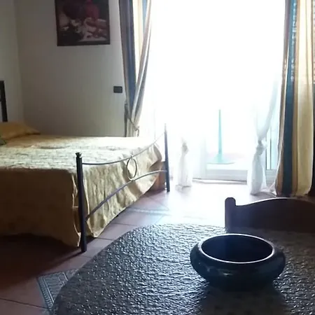 Mary Apartamento SantʼAlessio Siculo